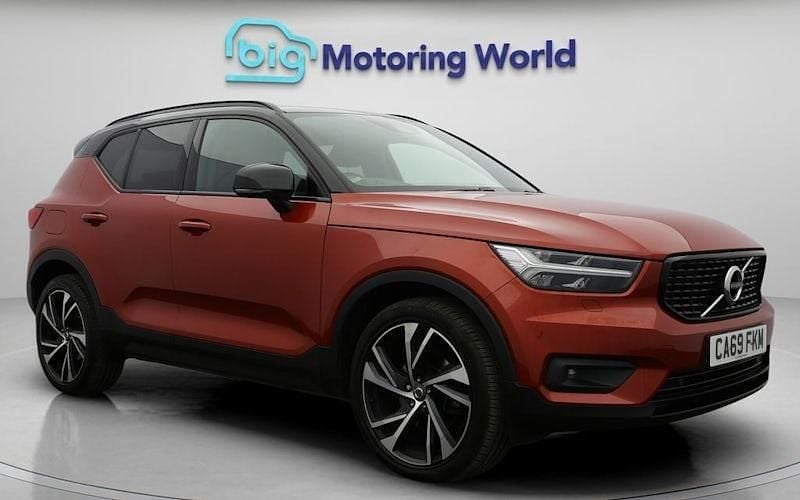Used 2019 Volvo XC40 R-Design Pro SUV | £19,400 (Fair price) - Image 1/4
