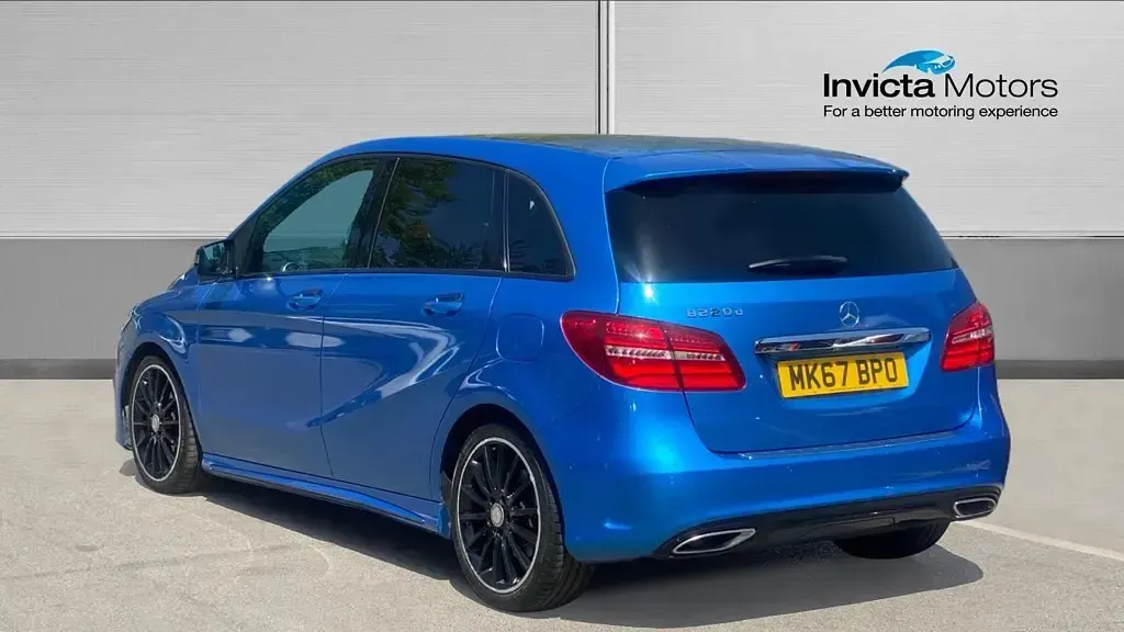Used Mercedes B220 AMG Line Premium Plus 177 HP (130 kW) 2017 Blue Hatchback