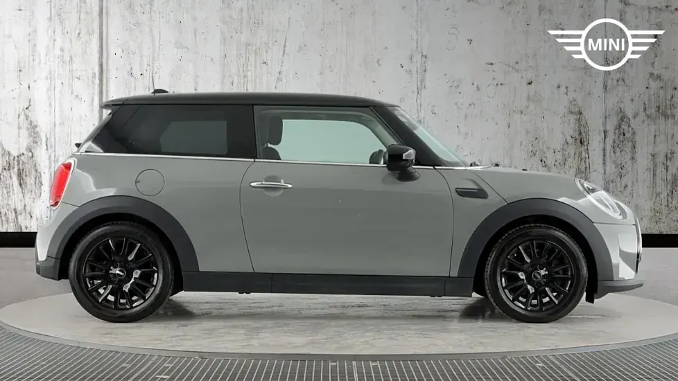 Used Mini Cooper Classic 134 HP (98 kW) 2022 Grey Hatchback