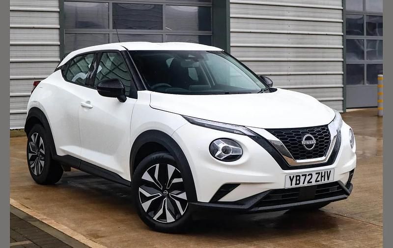 Used Nissan Juke Acenta 112 HP (82 kW) 2023 White SUV