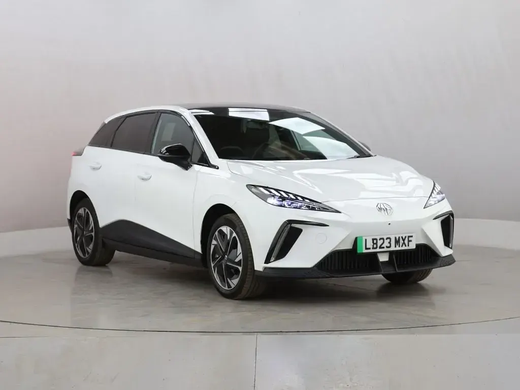 Used MG MG4 EV Trophy 149 kW (203 HP) 2023 White Hatchback