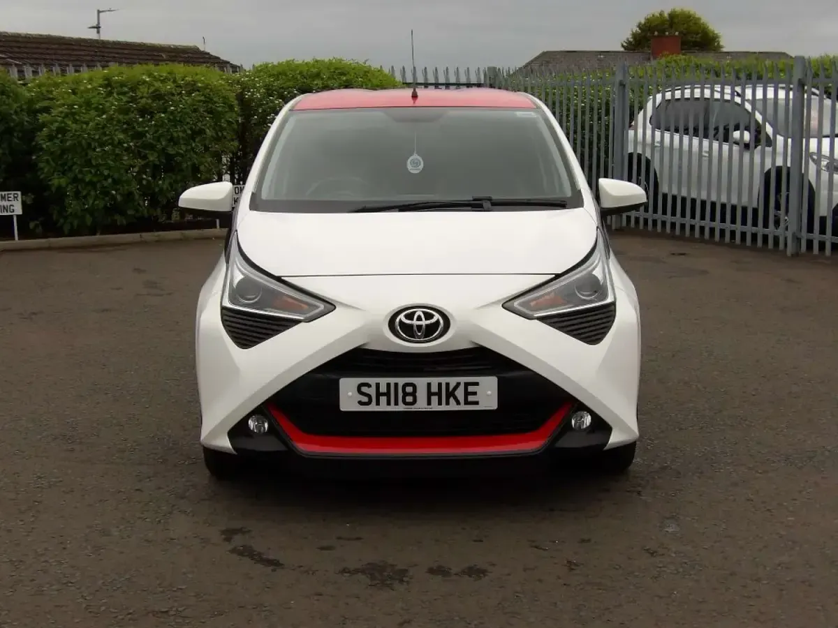 Used Toyota Aygo x-press 2018 White Hatchback