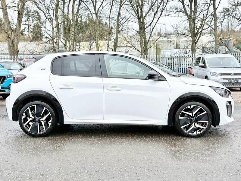 Used Peugeot 208 GT 100 HP (73 kW) 2024 White Hatchback