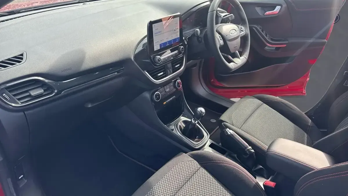 Begagnad Ford Puma ST-Line 2023 Röd SUV