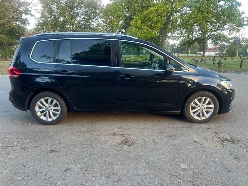 Used VW Touran SEL 2017 Black MPV