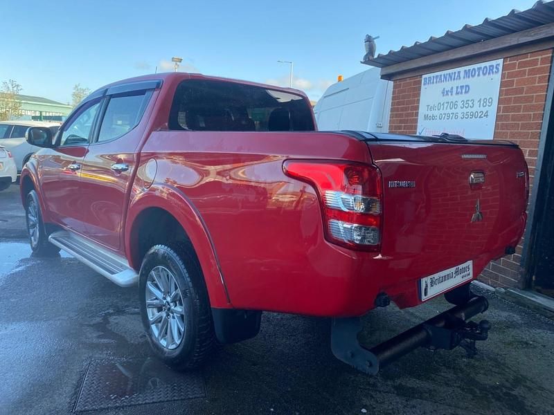 Used Mitsubishi L200 2018 Red Pickup