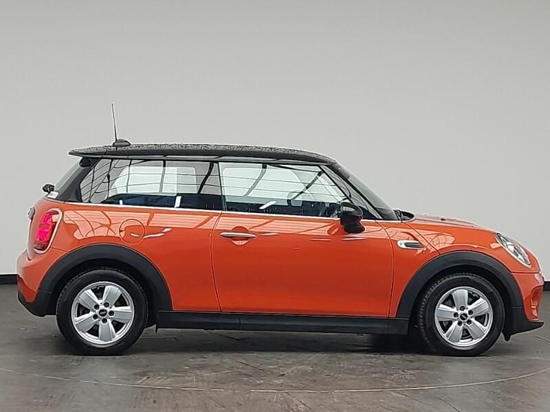 Used Mini Cooper Hatch 136 HP (100 kW) 2018 Orange Hatchback