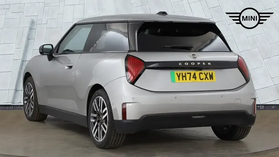Used Mini Cooper Hatch 133 kW (181 HP) 2024 Silver Hatchback