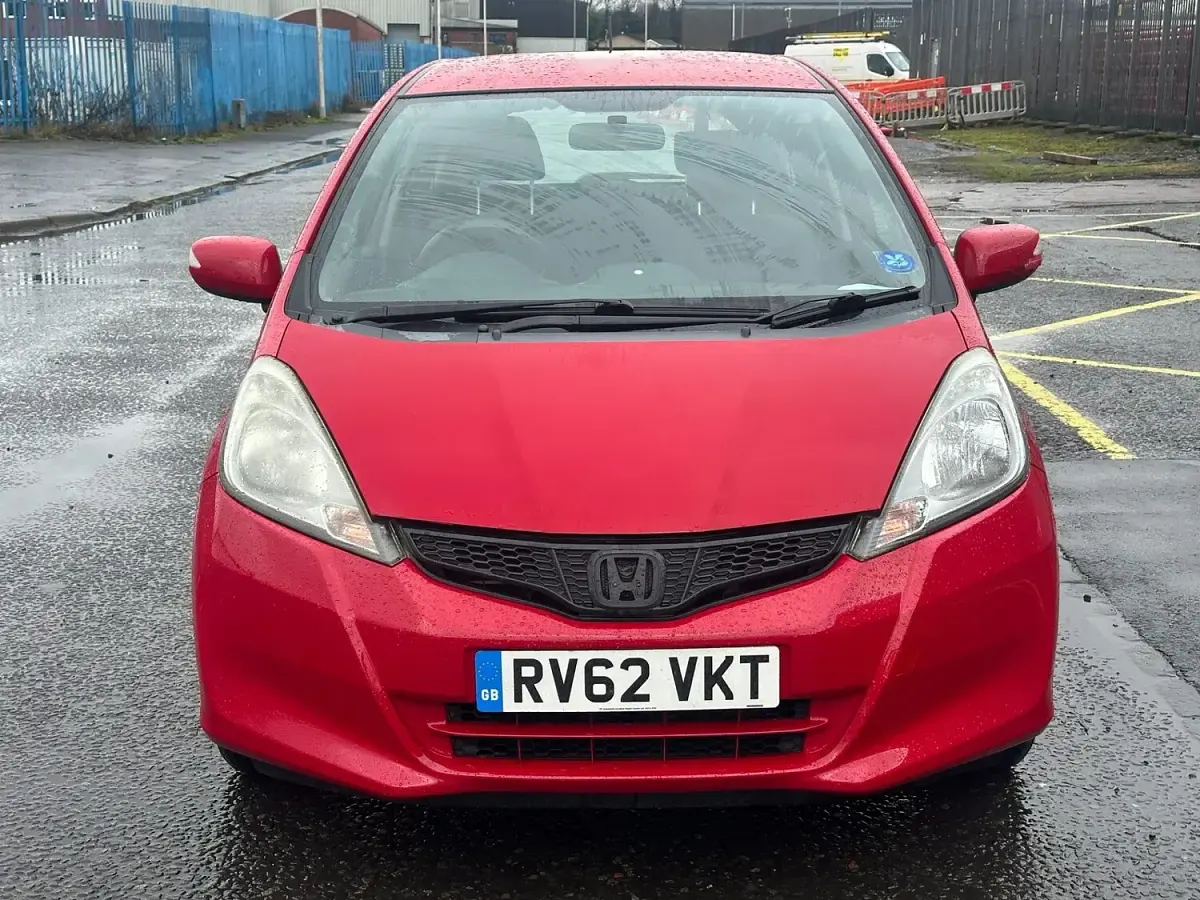 Used Honda Jazz ES 99 HP (72 kW) 2012 Red Hatchback