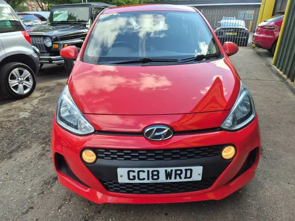 Used Hyundai i10 SE 66 HP (48 kW) 2018 Red Hatchback