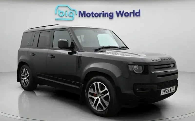 Used Land Rover Defender S 400 HP (294 kW) 2023 SUV