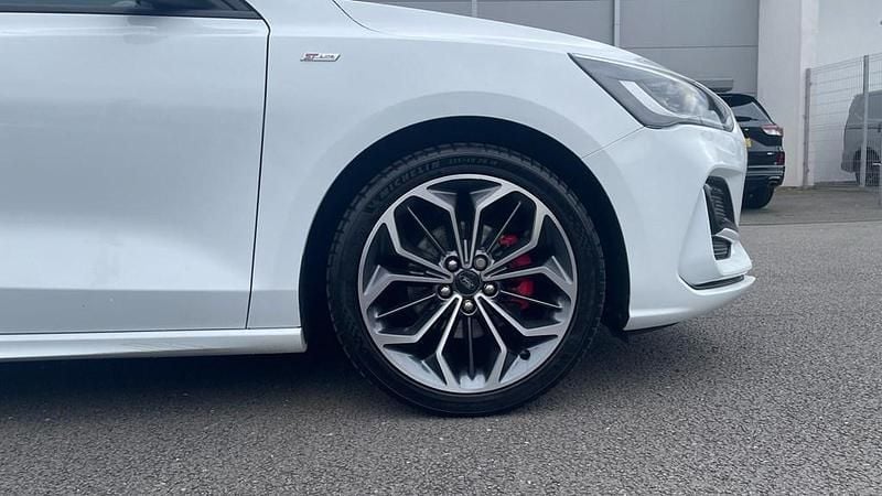 Used Ford Focus ST-Line X 155 HP (114 kW) 2023 White Hatchback