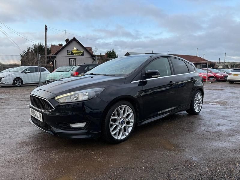 Used Ford Focus Zetec 115 HP (84 kW) 2015 Black Hatchback