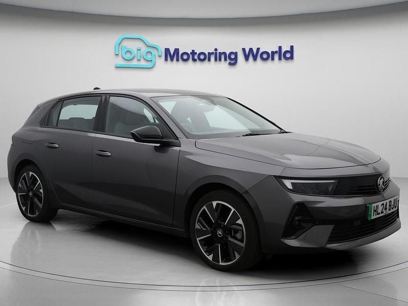 Grey Used 2024 Vauxhall Astra Design Edition Hatchback | £17,304 (Super price) - Image 1/4