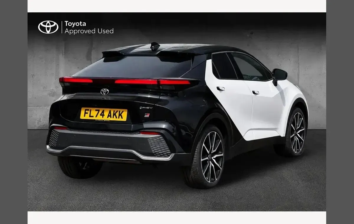 Used Toyota C-HR Sport 220 HP (161 kW) 2024 White SUV