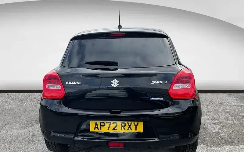 Używany Suzuki Swift SZ-T 83 KM (61 kW) 2023 Czarny Hatchback
