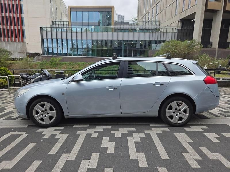 Used Vauxhall Insignia 160 HP (117 kW) 2012 Silver Estate