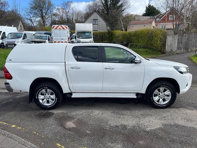 Begagnad Toyota HiLux 150 HK (110 kW) 2017 Vit Pickup