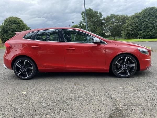 Used Volvo V40 R-Design 2013 Red Estate
