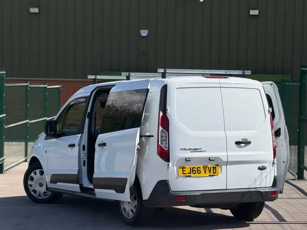 Usado Ford Transit Trend 118 CV (86 kW) 2016 Blanco Familiar