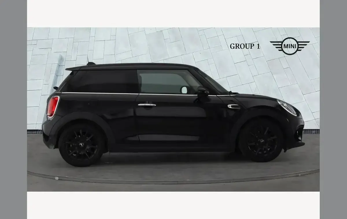 Used Mini Cooper Hatch 134 HP (98 kW) 2018 Black Hatchback