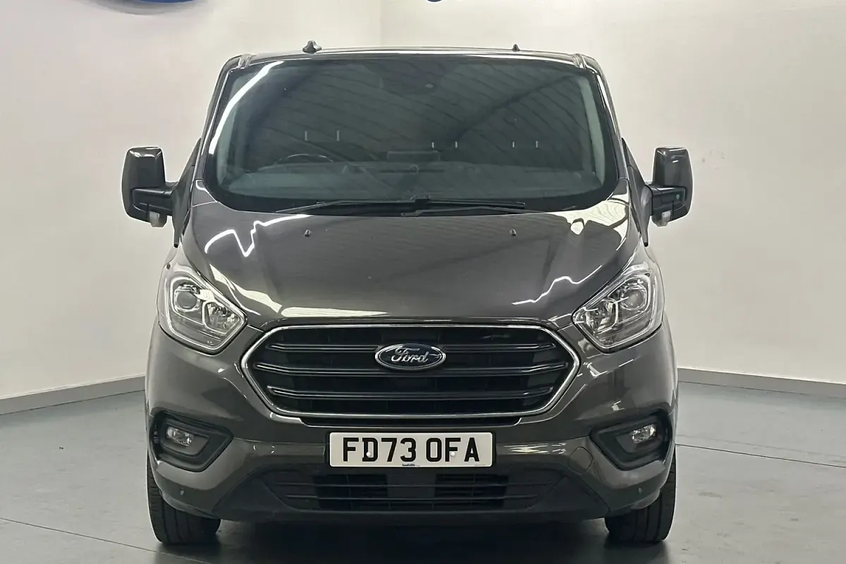 Used Ford Transit Custom Limited 130 HP (95 kW) 2023 Grey Van