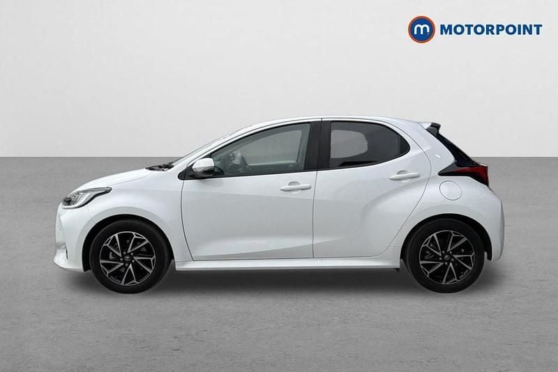 Used Toyota Yaris Hybrid Design 2024 White Hatchback
