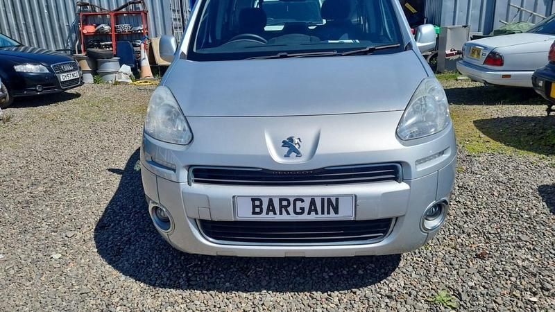 Used Peugeot Partner Tepee S 92 HP (67 kW) 2014 Silver MPV