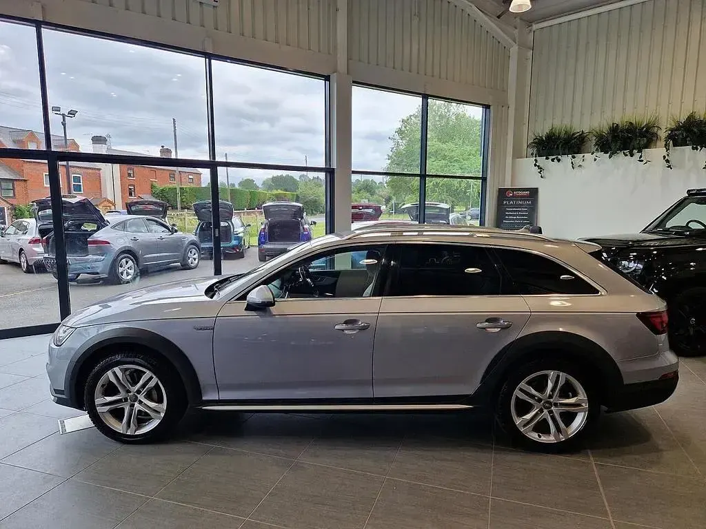 Used Audi A4 Allroad Sport 190 HP (139 kW) 2018 Silver Estate