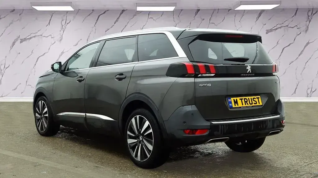 Używany Peugeot 5008 Premium 130 KM (95 kW) 2019 Szary SUV