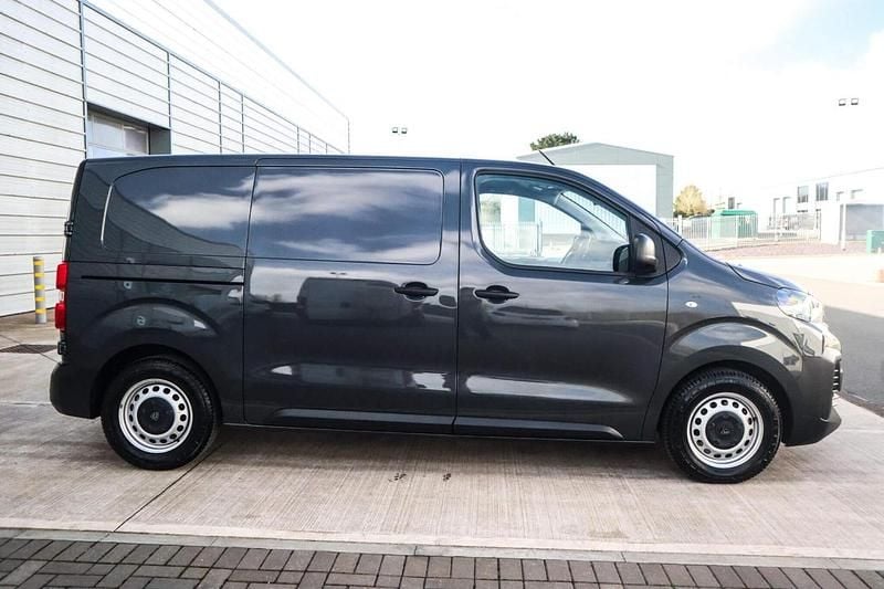 Used Peugeot e-Expert 98 kW (134 HP) 2024 Grey Van