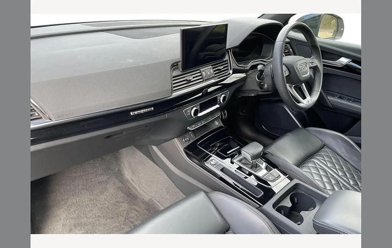 Used Audi Q5 Comfort 200 HP (147 kW) 2023 White SUV