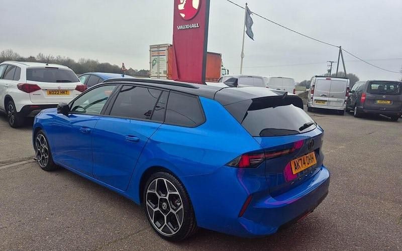 Used Vauxhall Astra Ultimate 131 HP (96 kW) 2024 Blue Estate