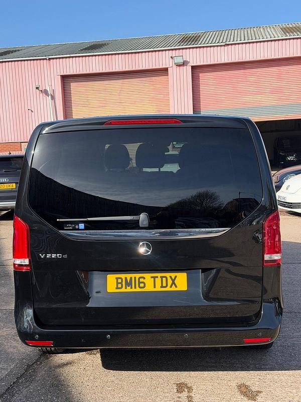 Used Mercedes 220 Premium 2016 Black MPV