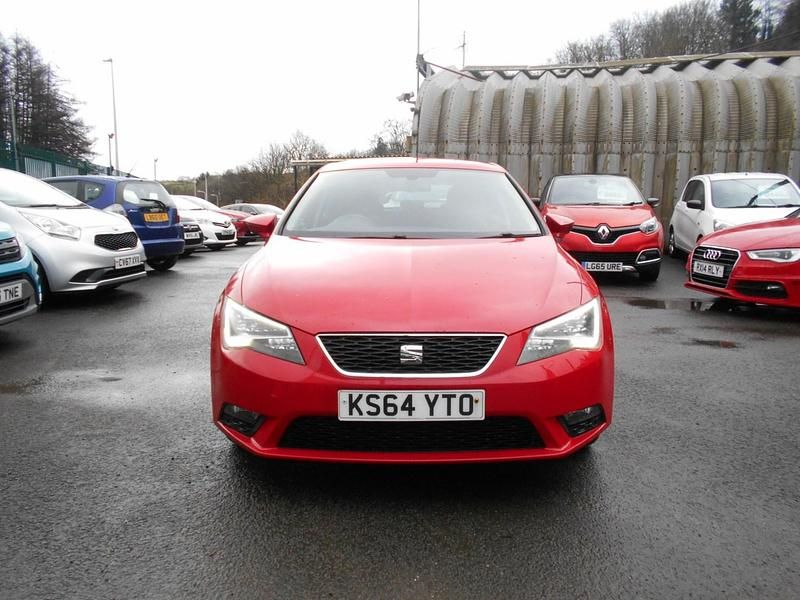 Begagnad Seat Leon SE 2014 Röd Halvkombi
