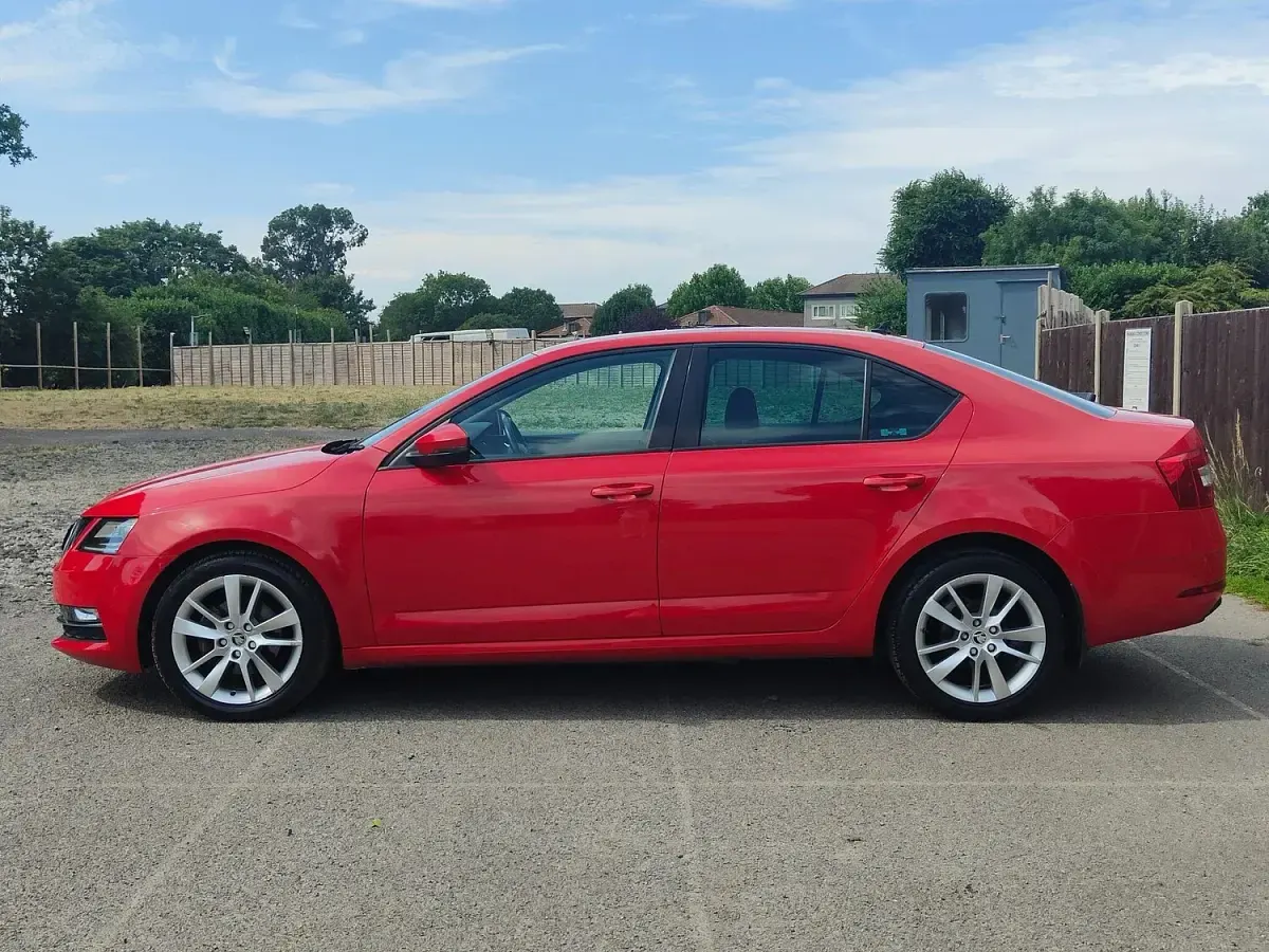 Used Skoda Octavia SE L 150 HP (110 kW) 2017 Red Hatchback