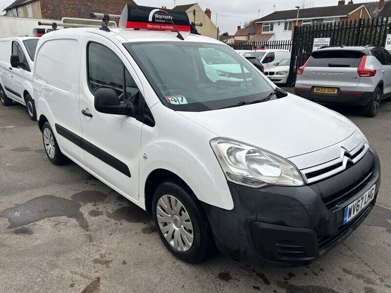 Used Citroën Berlingo 75 HP (55 kW) 2017 White MPV