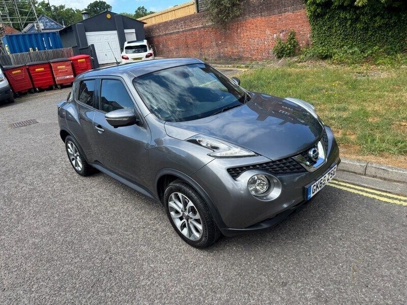 Grey Used 2015 Nissan Juke Tekna SUV | £5,995 (A bit pricey) - Image 1/4