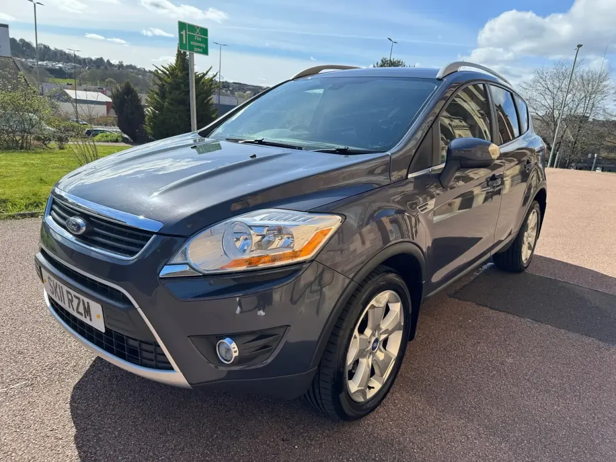 Usado Ford Kuga Titanium 163 CV (119 kW) 2011 Azul SUV