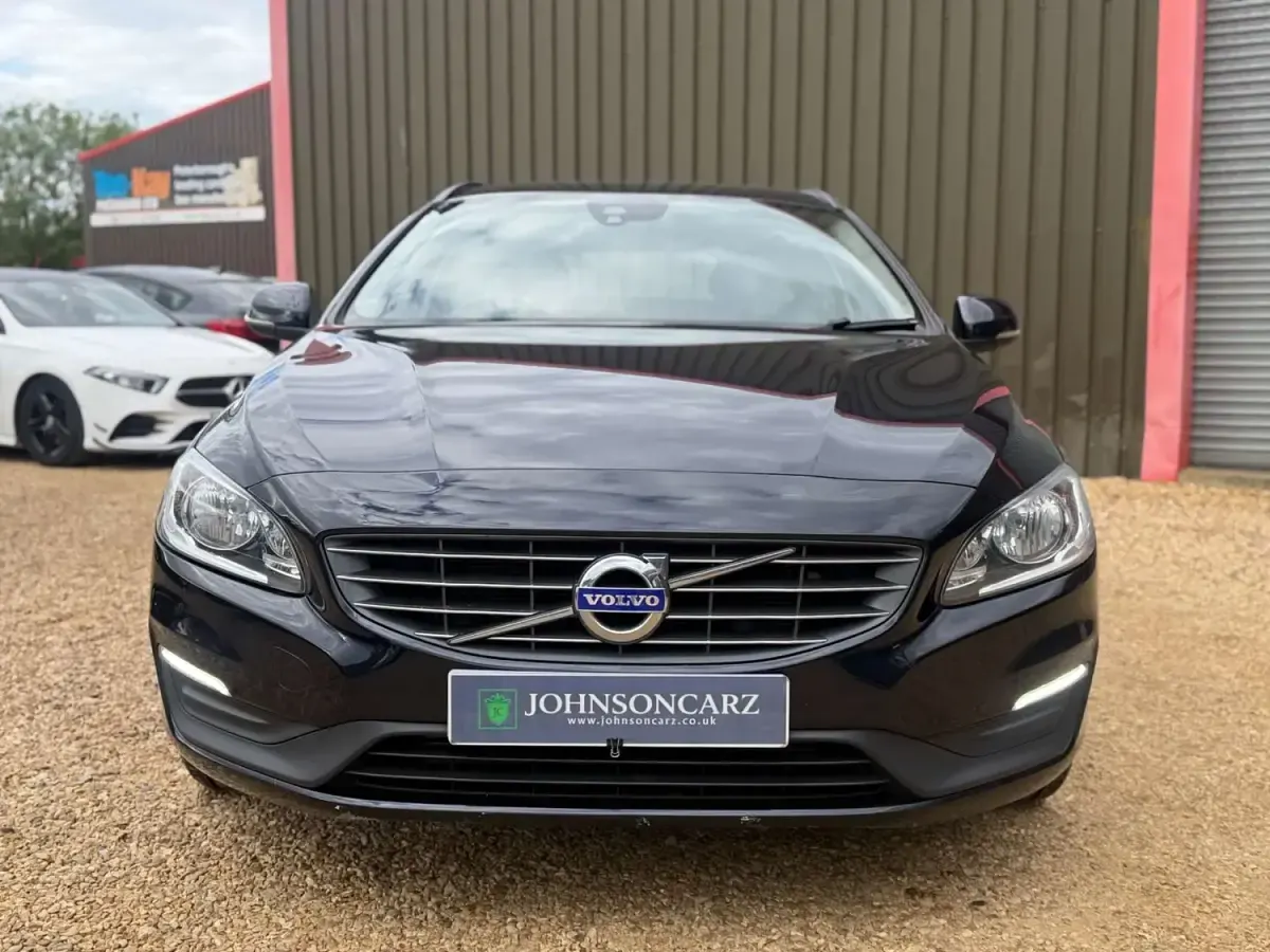 Usado Volvo V60 SE 190 CV (139 kW) 2017 Azul Familiar