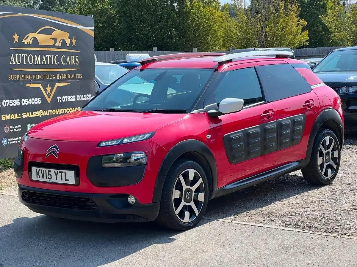 Used Citroën C4 Cactus Flair 2015 Red Hatchback