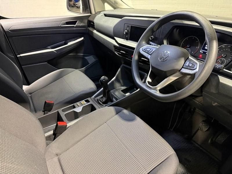 Usado VW Caddy S 75 CV (55 kW) 2022 Blanco Monovolumen