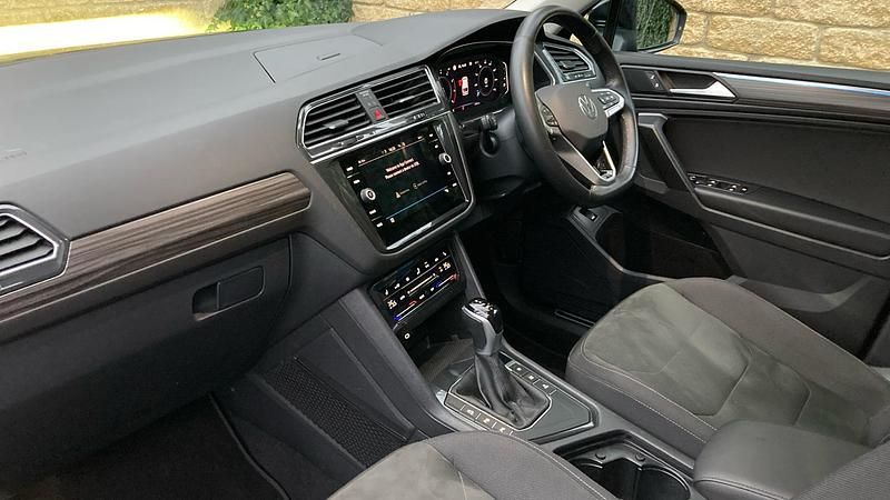 Used VW Tiguan Allspace Elegance 150 HP (110 kW) 2023 Black SUV