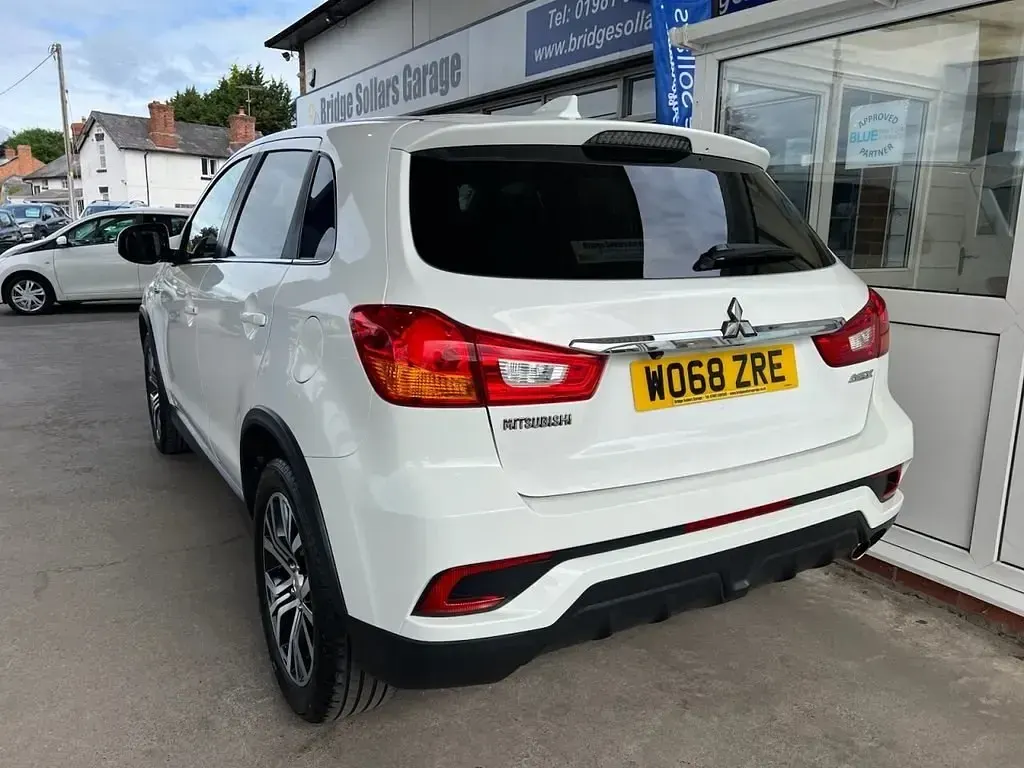 Used Mitsubishi ASX 117 HP (86 kW) 2019 White SUV