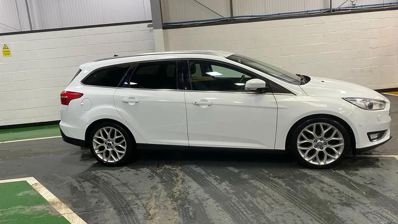 Used Ford Focus Titanium X 125 HP (91 kW) 2015 White Estate