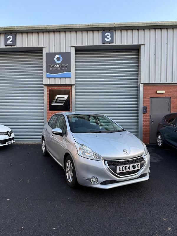 Silver Used 2014 Peugeot 208 Active Hatchback | £2,995 (Good price) - Image 1/4