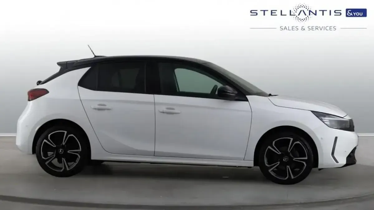 Used Vauxhall Corsa S 74 HP (54 kW) 2024 White Hatchback