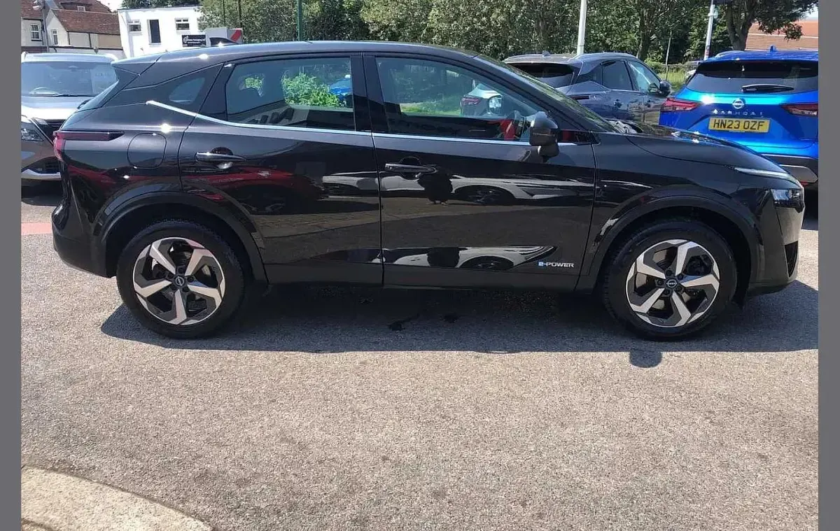 Used Nissan Qashqai Acenta Premium 190 HP (139 kW) 2022 Black SUV