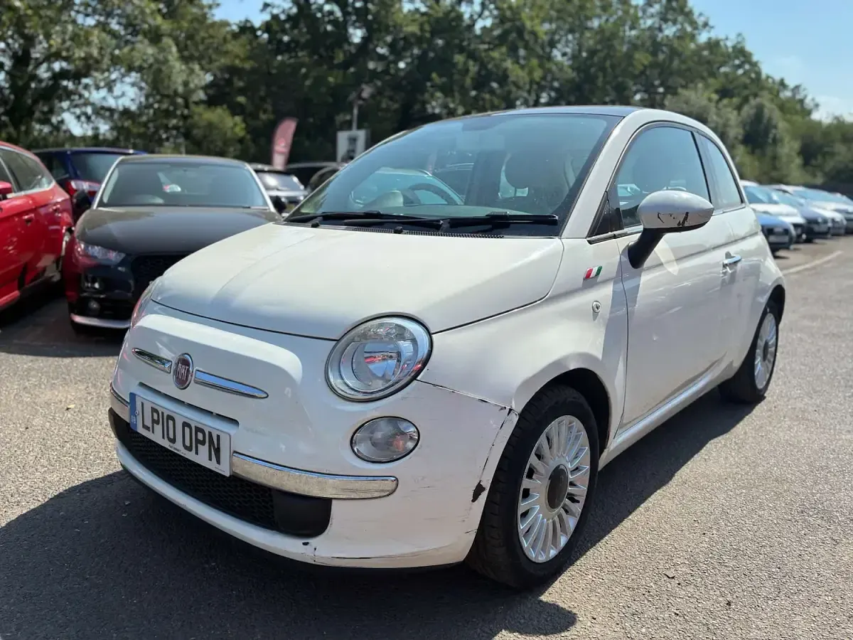 Used Fiat 500 Lounge 69 HP (50 kW) 2010 White Hatchback