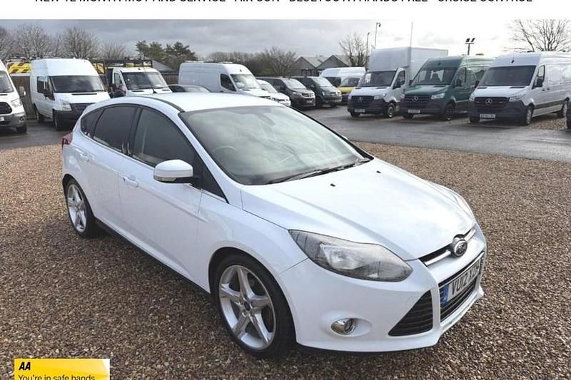 Used Ford Focus Titanium 115 HP (84 kW) 2012 White Hatchback